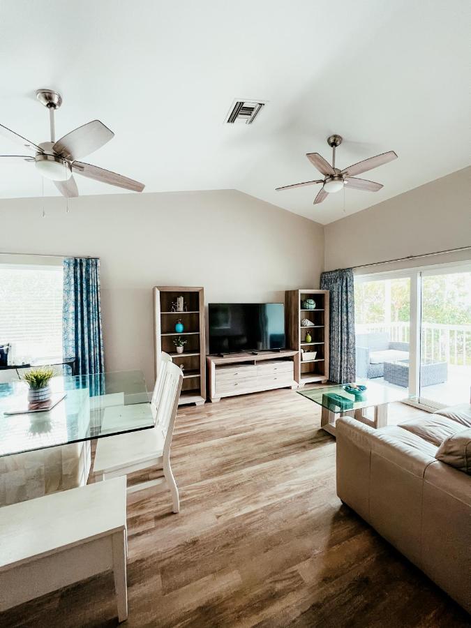 Premier Bayfront King Suite at Bayside Inn Key Largo