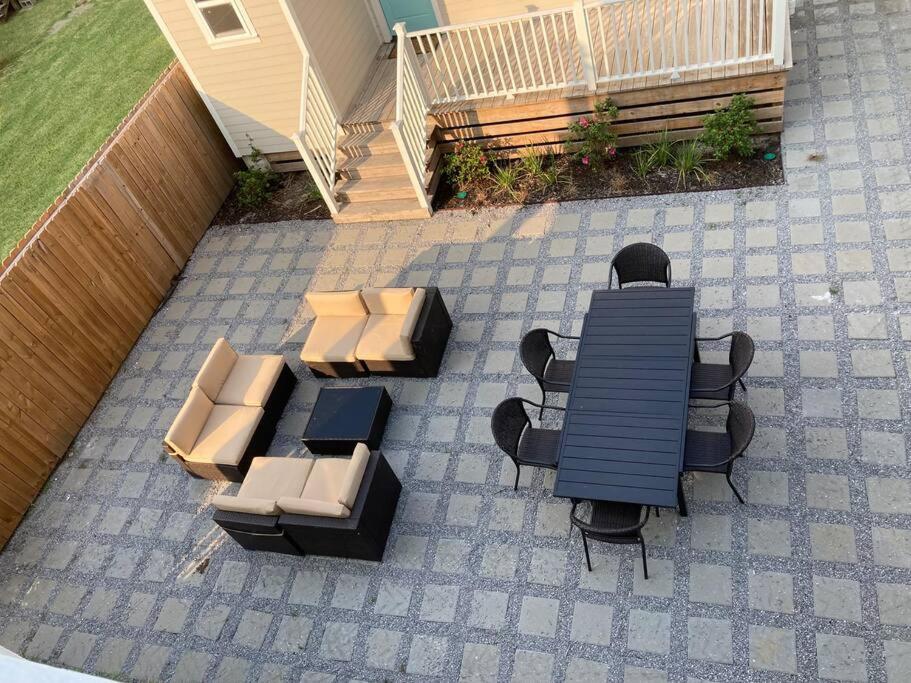 | Large Orleans Villa