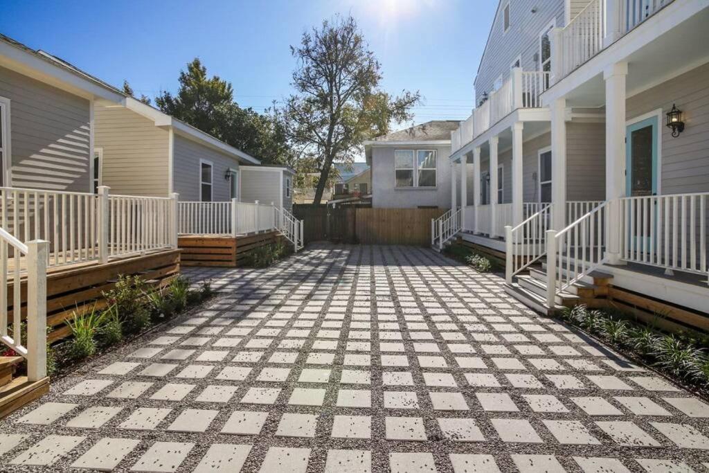 | Large Orleans Villa