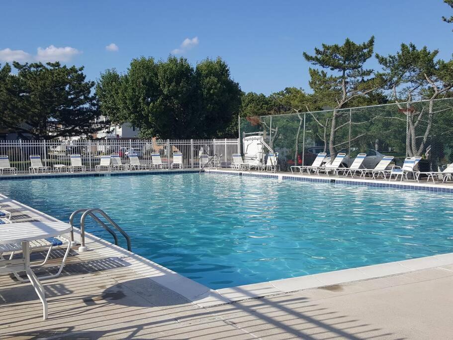  | COV II BAYSIDE/POOLS
