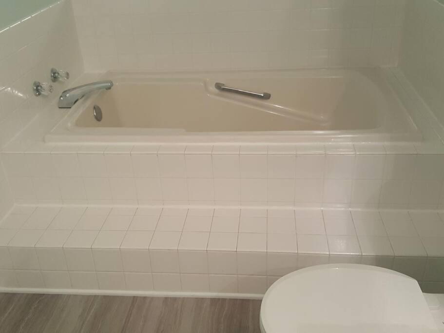  | COV II BAYSIDE/POOLS