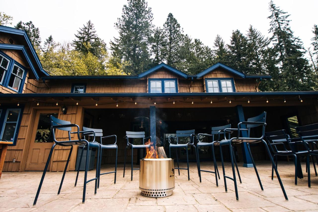  | Mount Tom House