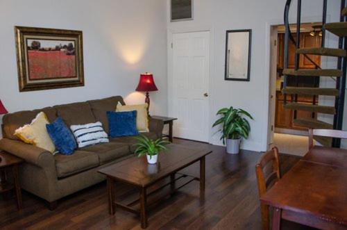 | Jean Lafitte House