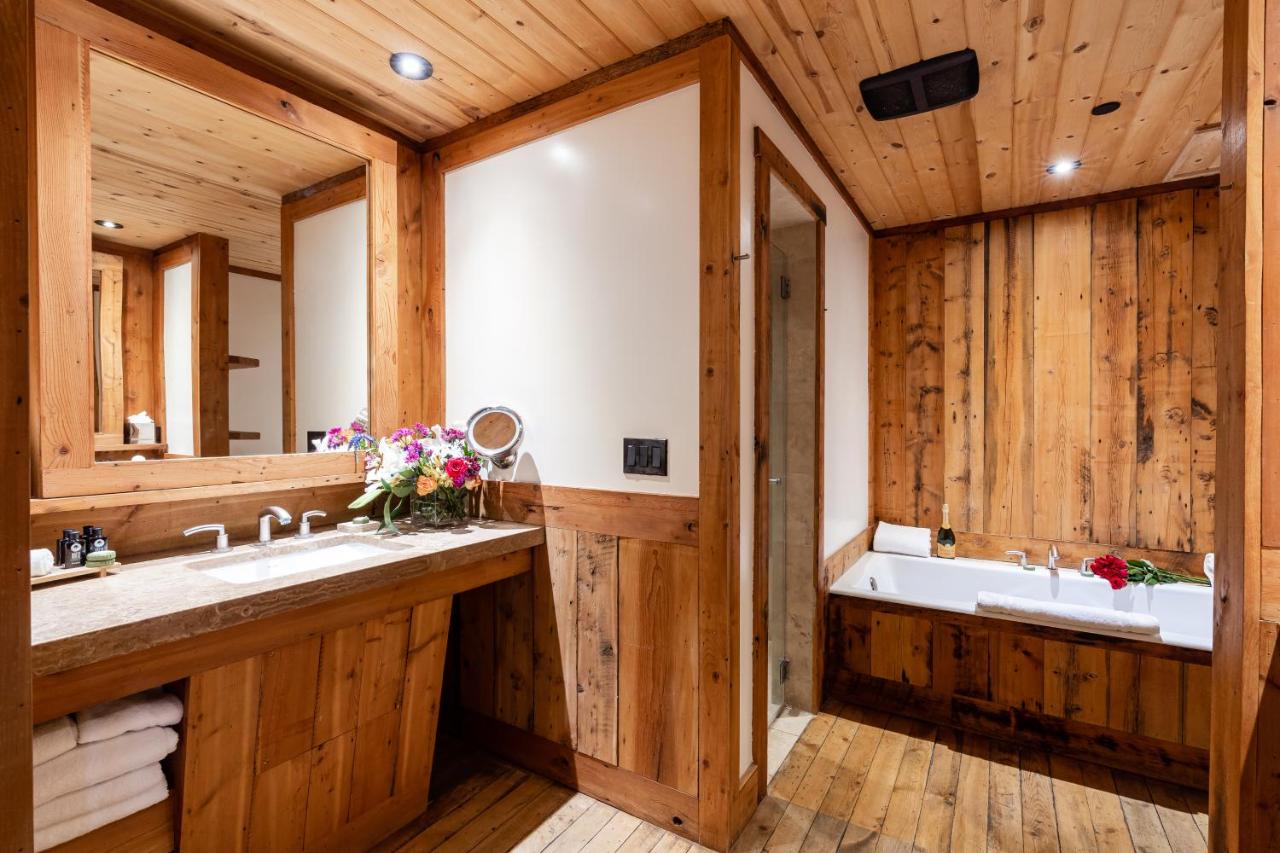 | Rainbow Ranch Lodge