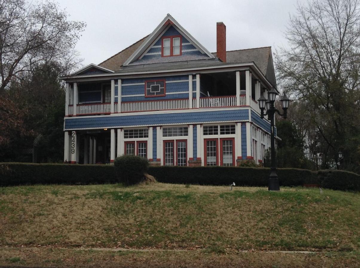 | 2439 Fairfield 
