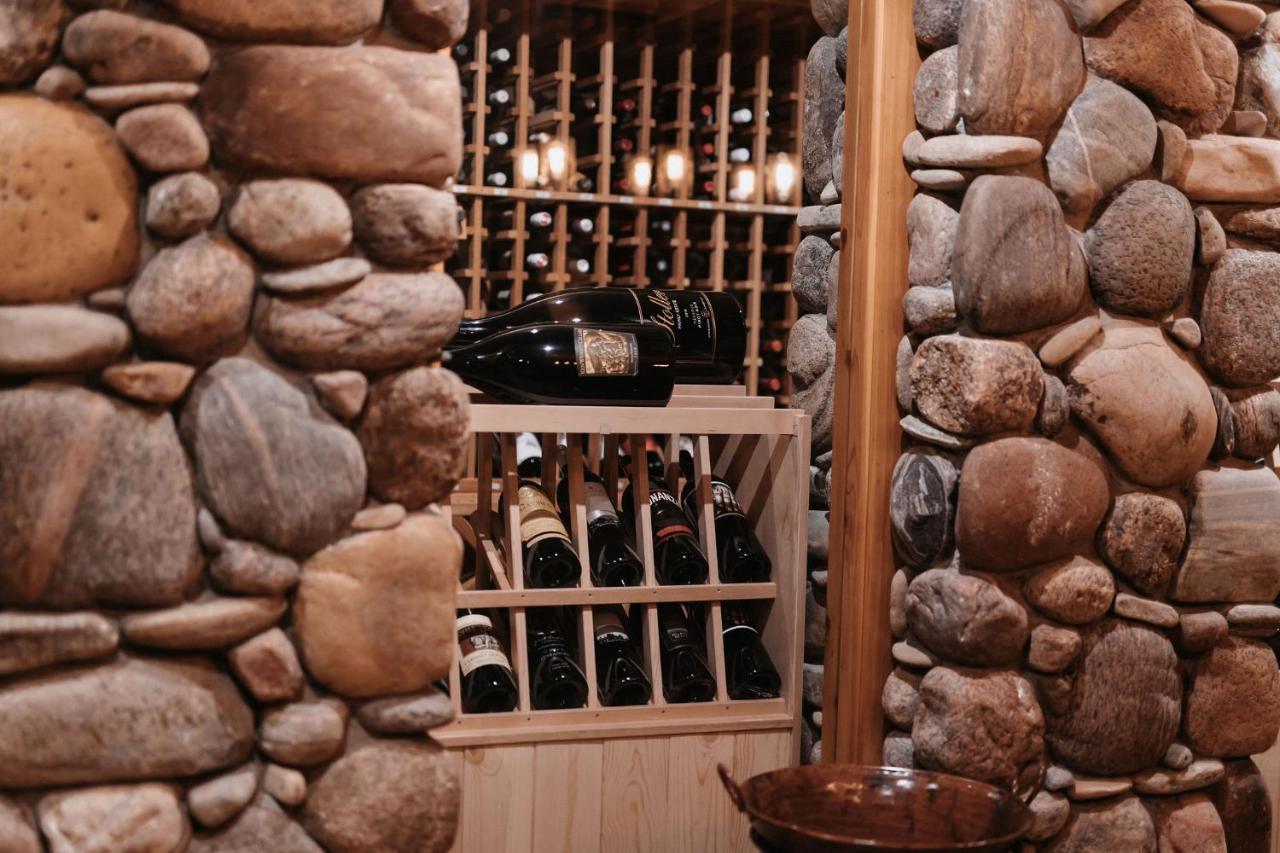 | Rainbow Ranch Lodge