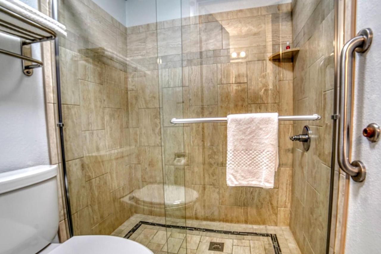 | Econo Lodge
