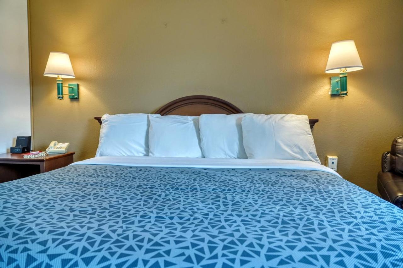 | Econo Lodge