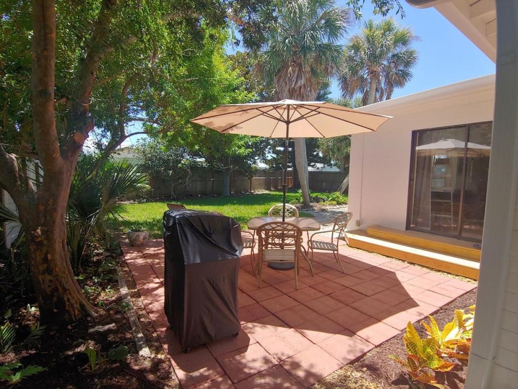 | Renovated Beach Bungalow Steps From the Dune – Across from Island Preserve
