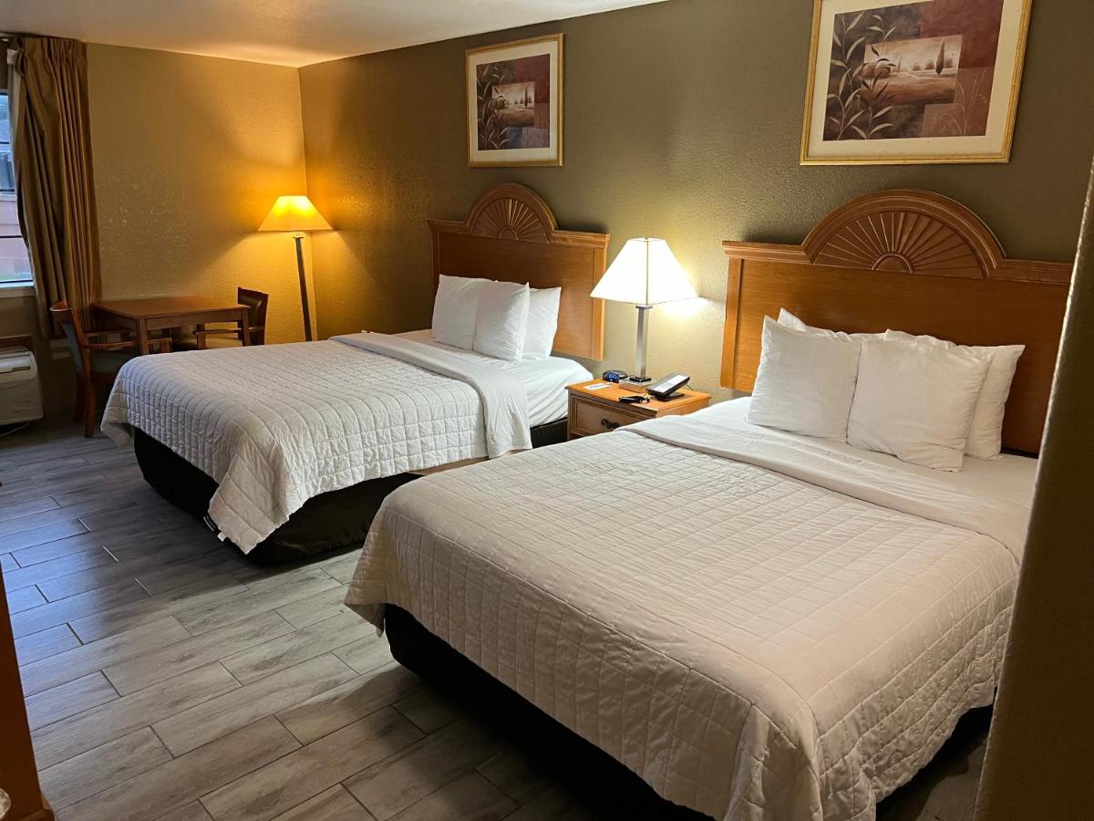 Queen Room with Two Queen Beds - Non-Smoking at Americas Best Value Inn Pharr