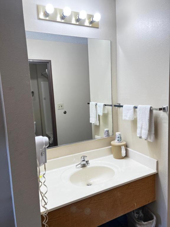 | Designer Inn and Suites