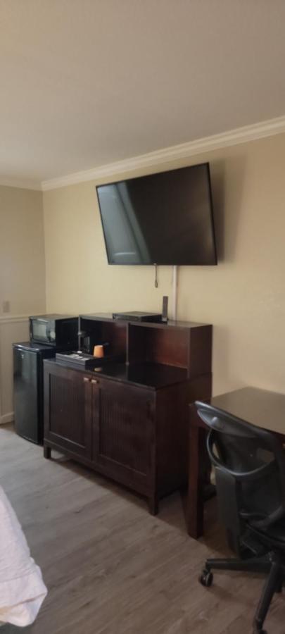 | Mission Inn and Suites