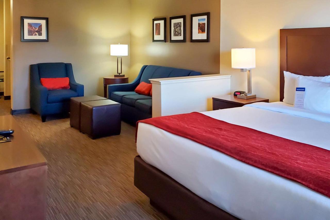 Deluxe King Room - Non-Smoking at City Express by Marriott Tempe