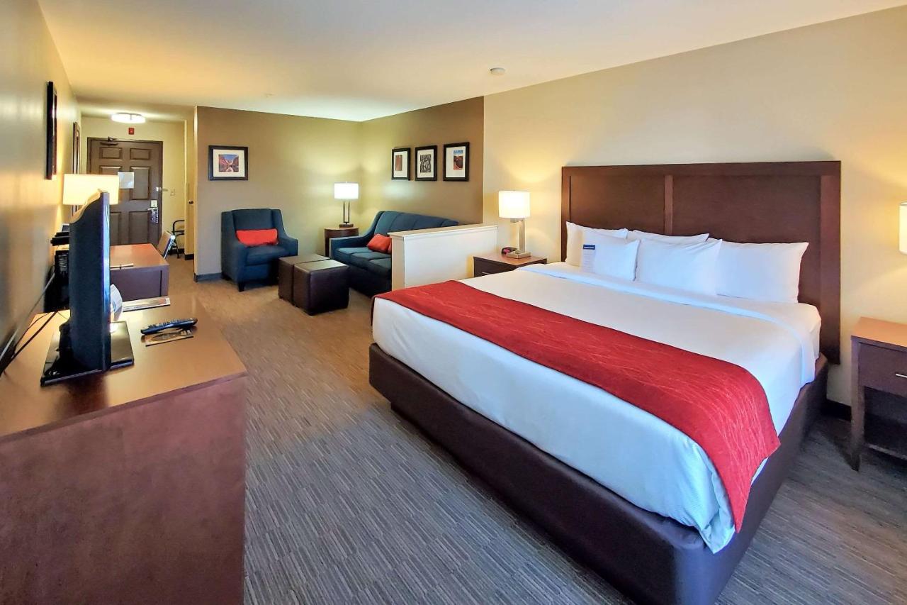 Deluxe King Room - Non-Smoking at City Express by Marriott Tempe