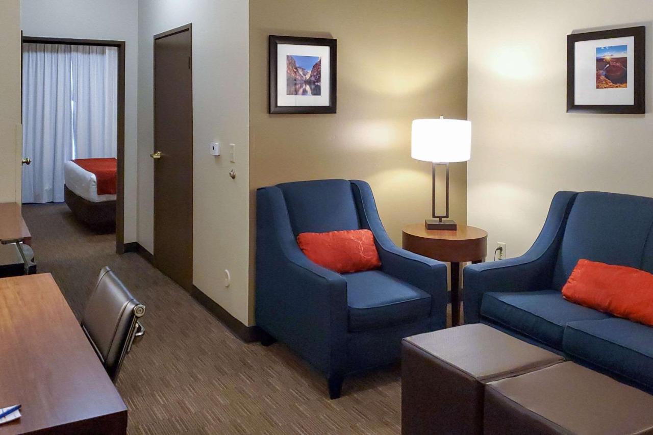 One-Bedroom King Suite with Sofa Bed - Non-Smoking at City Express by Marriott Tempe