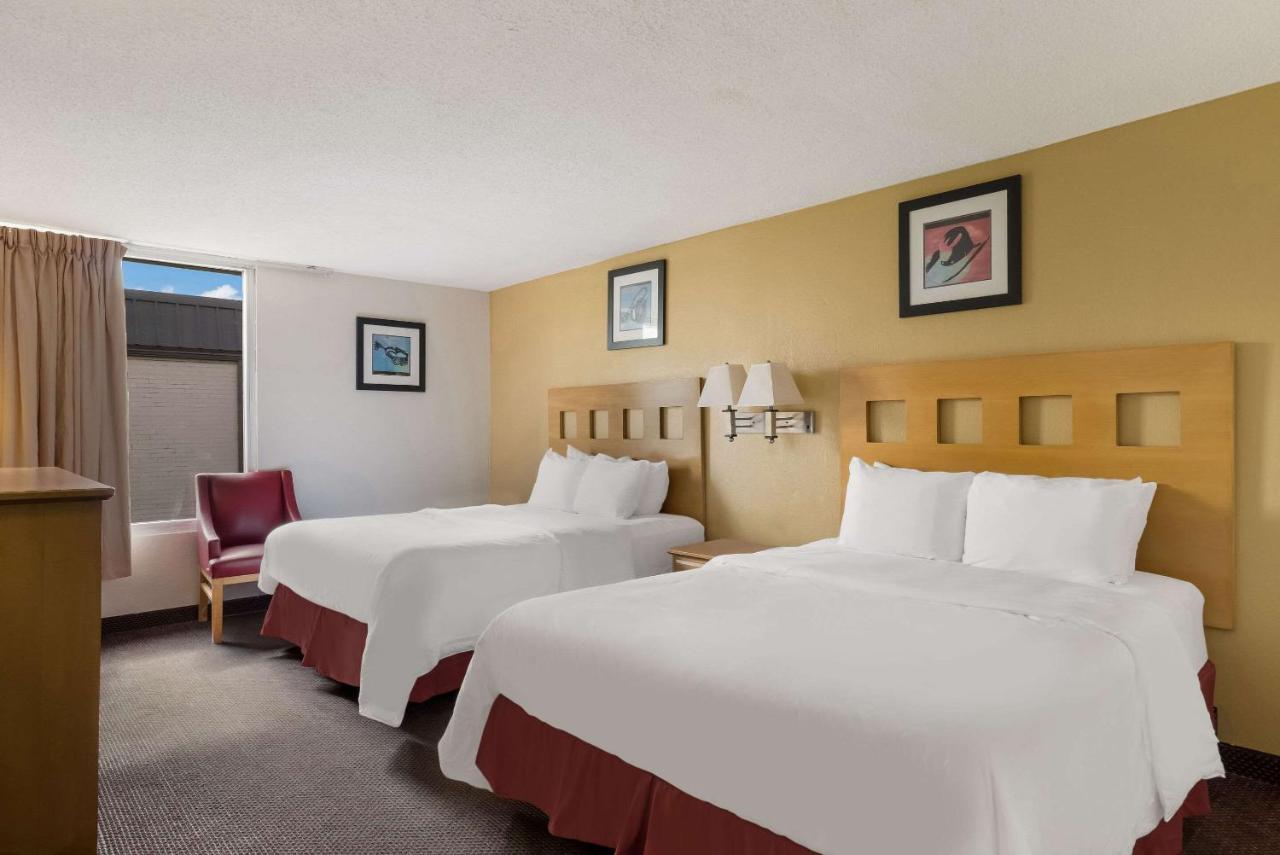 Quadruple Room with Two Queen Beds - Non Smoking at Alice Western Inn