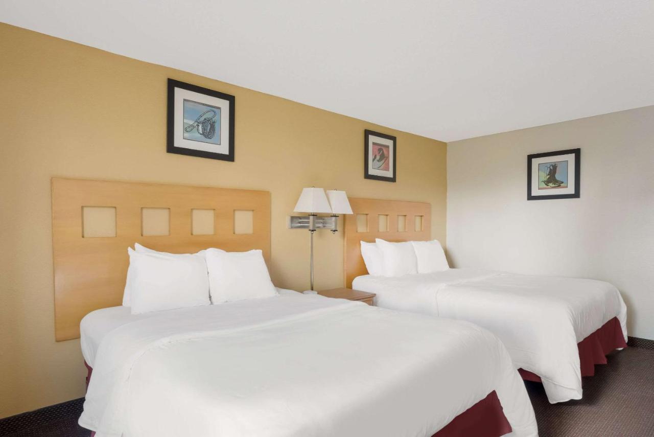 Quadruple Room with Two Queen Beds - Non Smoking at Alice Western Inn