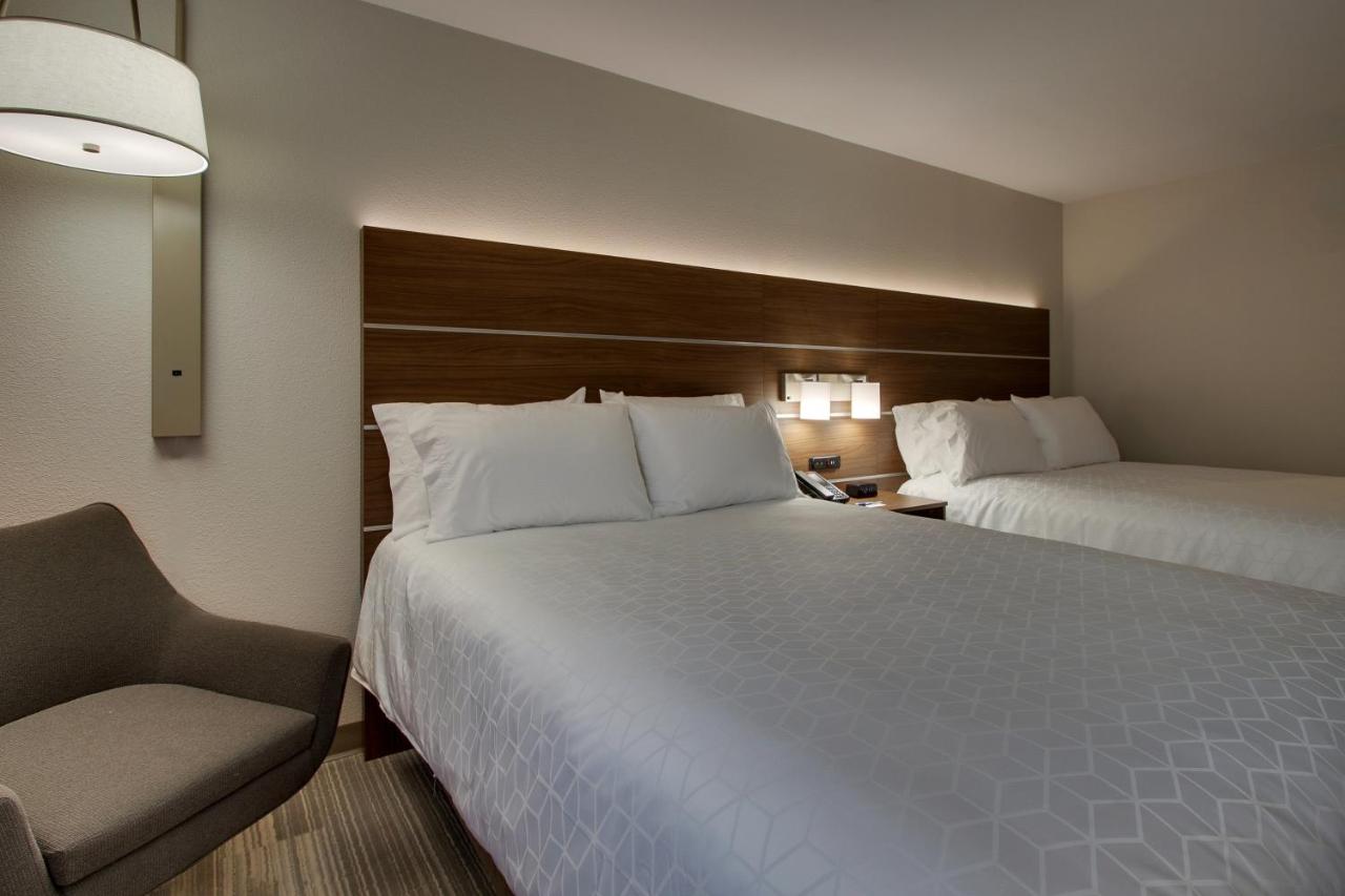 | Holiday Inn Express Voorhees/ Mt. Laurel, an IHG Hotel