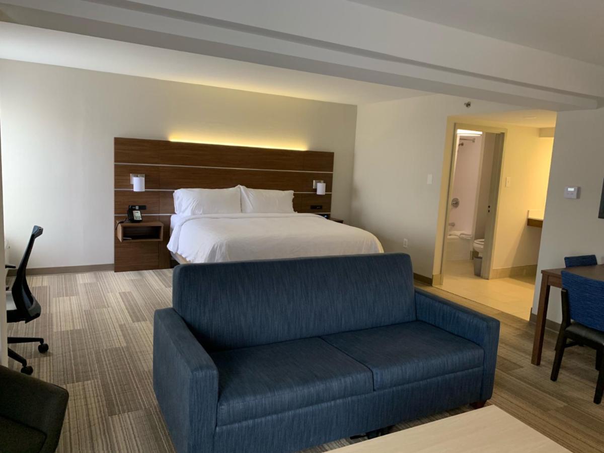 | Holiday Inn Express Voorhees/ Mt. Laurel, an IHG Hotel