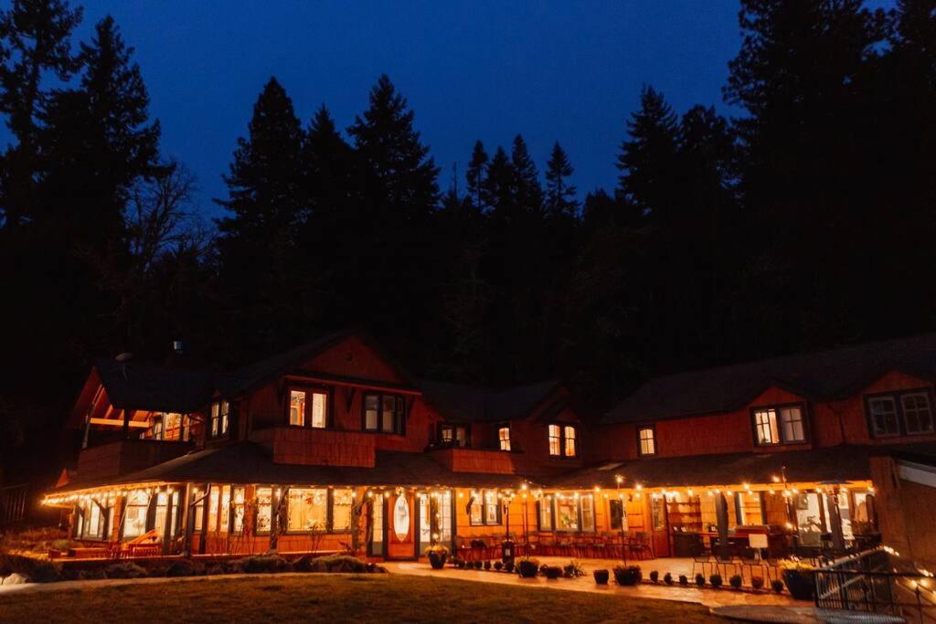 | Mount Tom House