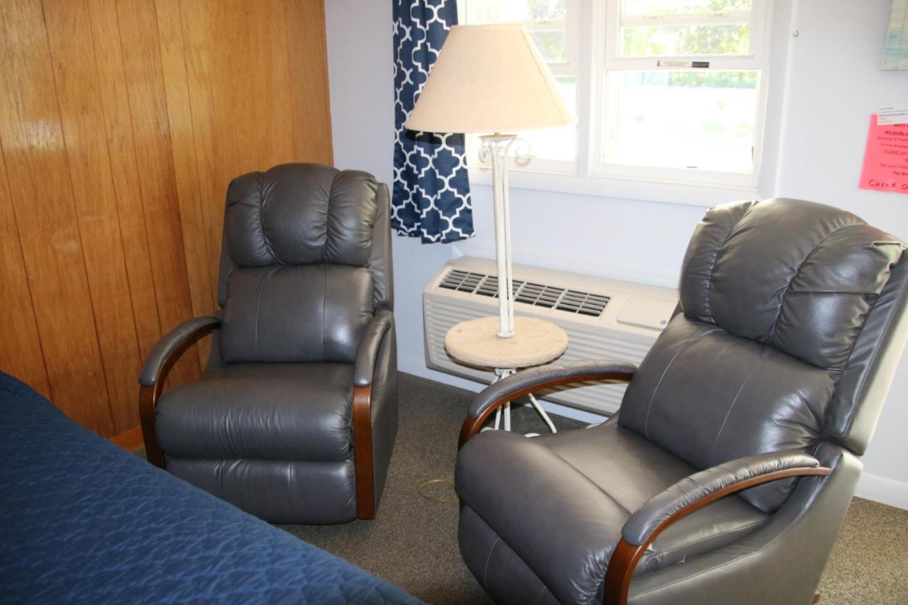 | West Winds Motel & Cottages