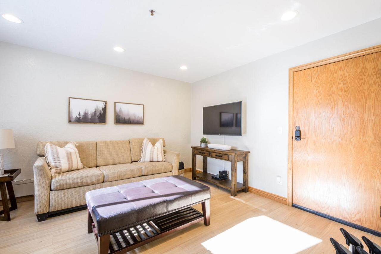 | Powder Hound 1 Bedroom Brighton Chalet