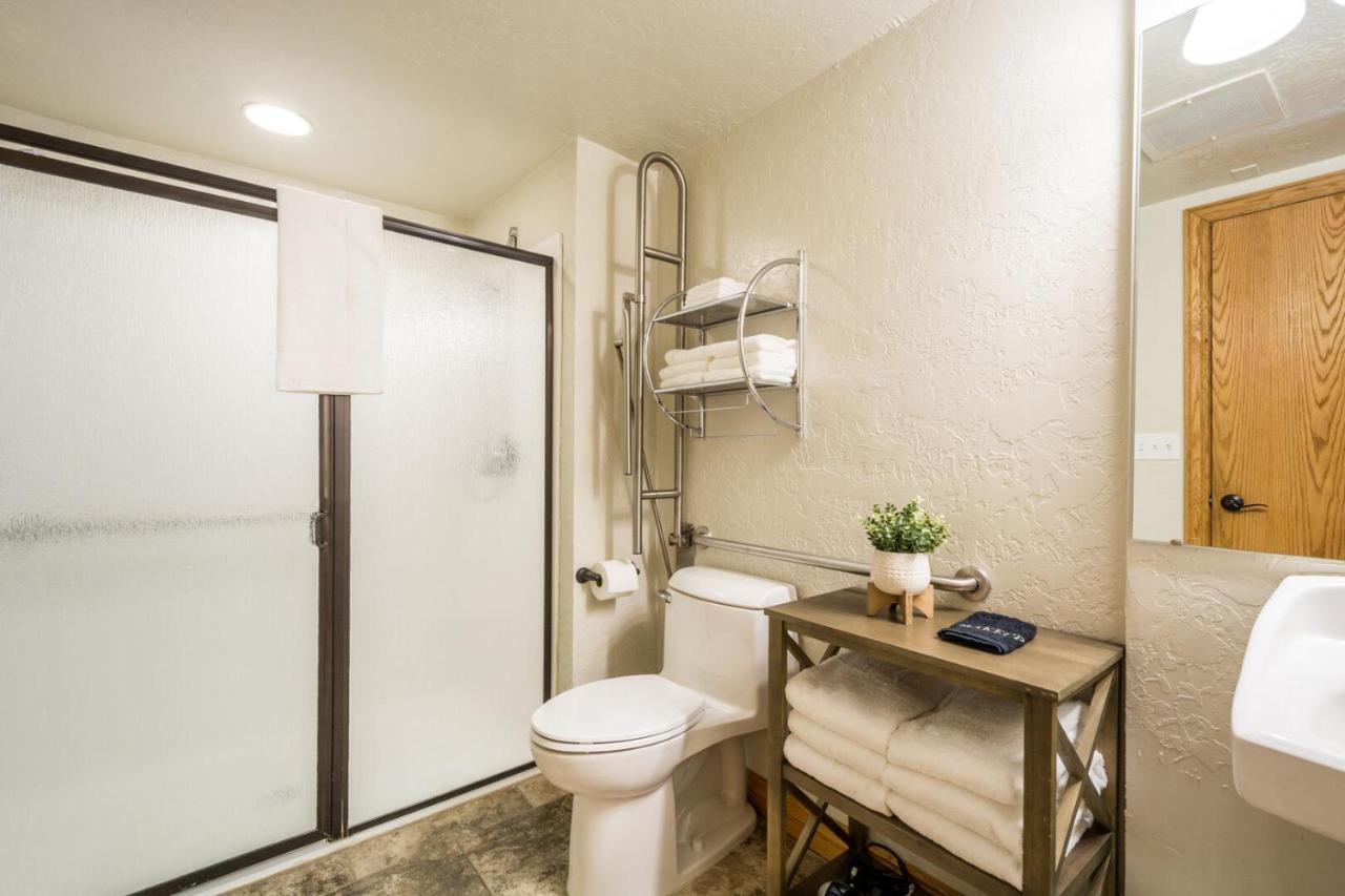 | Powder Hound 1 Bedroom Brighton Chalet