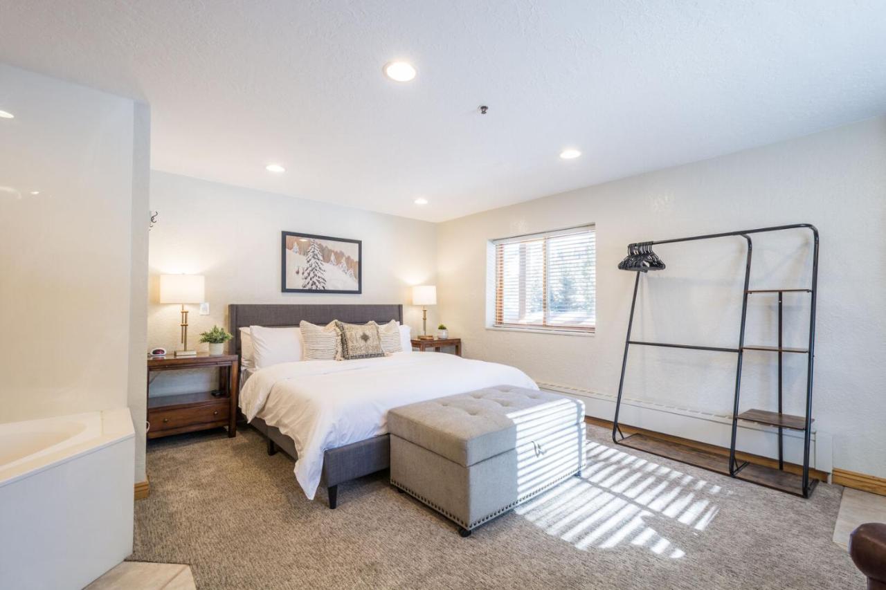 | Powder Hound 1 Bedroom Brighton Chalet