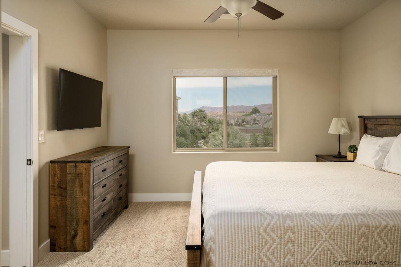 | S301-Hilltop Hideaway-Third Floor 3-bedroom Pool View