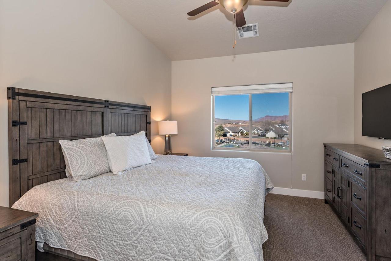 | S404-The Penthouse-Fourth Floor 3-bedroom Pool View