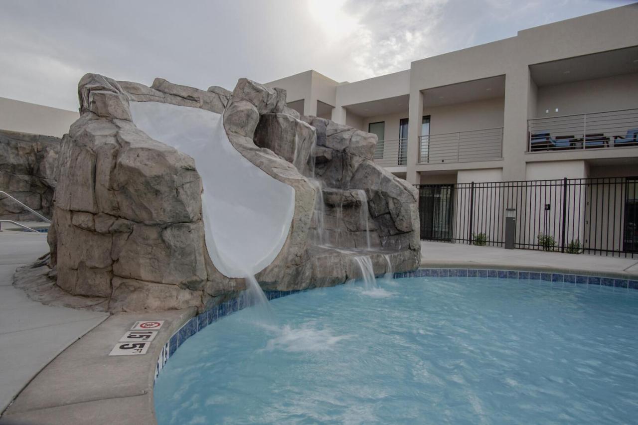 | Lofts 13 4-bedroom Modern Loft Steps from the Pool