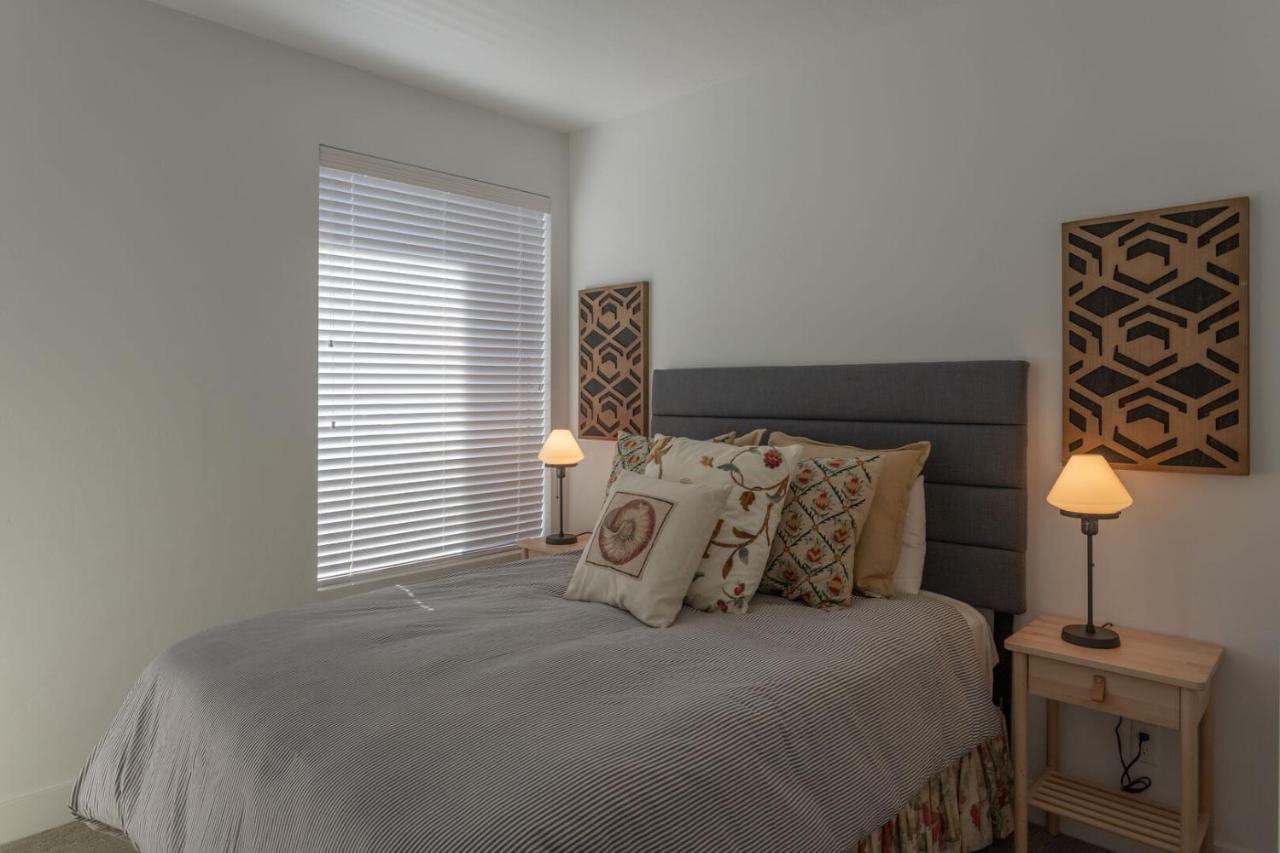  | Lofts 13 4-bedroom Modern Loft Steps from the Pool