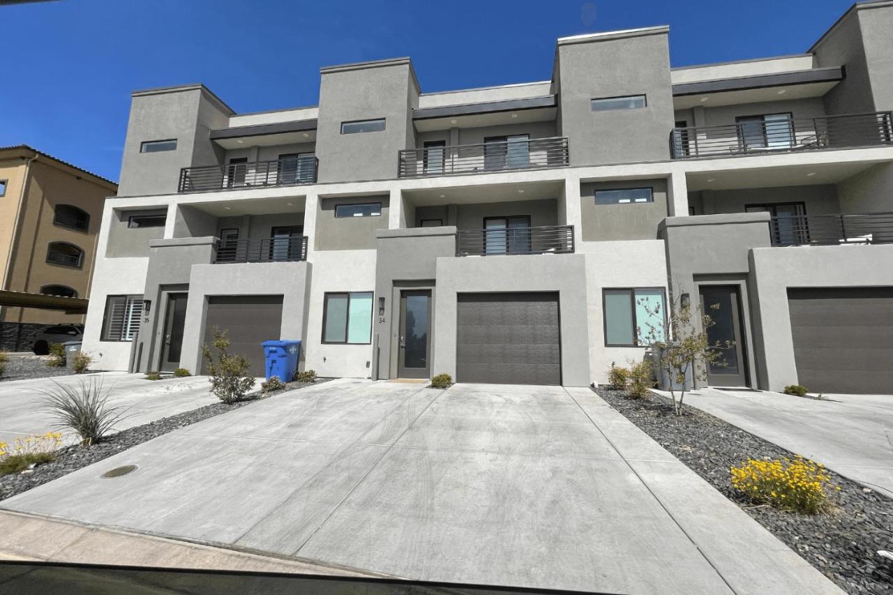 | Lofts 13 4-bedroom Modern Loft Steps from the Pool