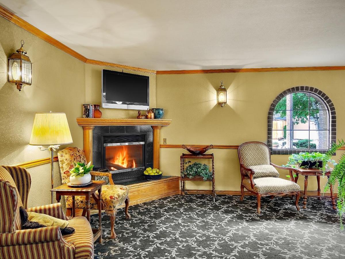 | Coachman Inn Oak Harbor