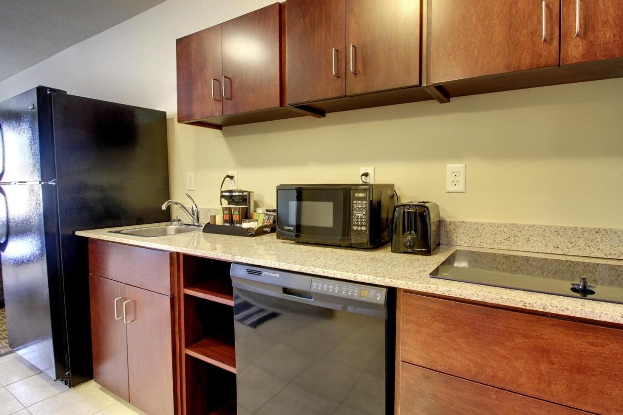 Quadruple Room at Cobblestone Inn & Suites - Cambridge