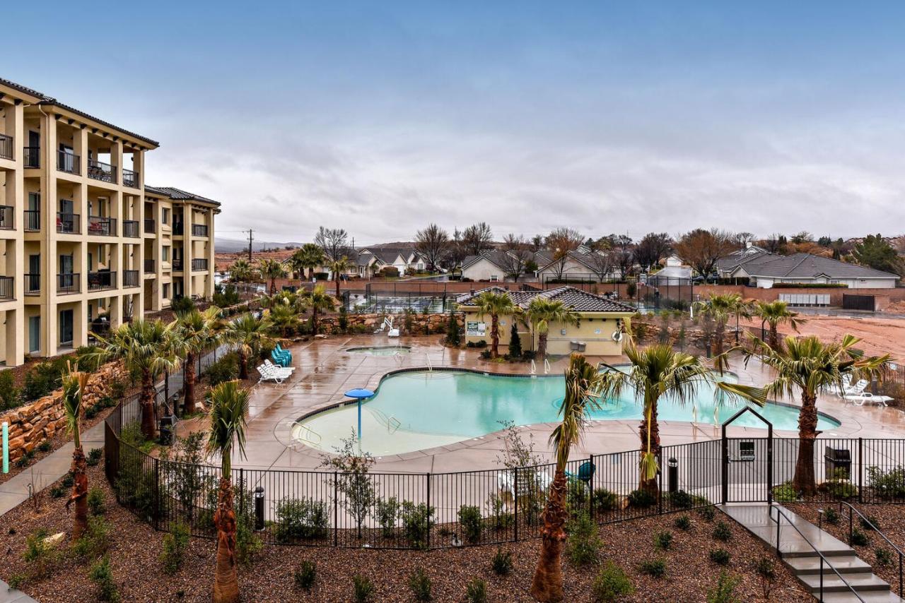 | S302-Snow Canyon Suite-Third Floor 4-bedroom Pool View
