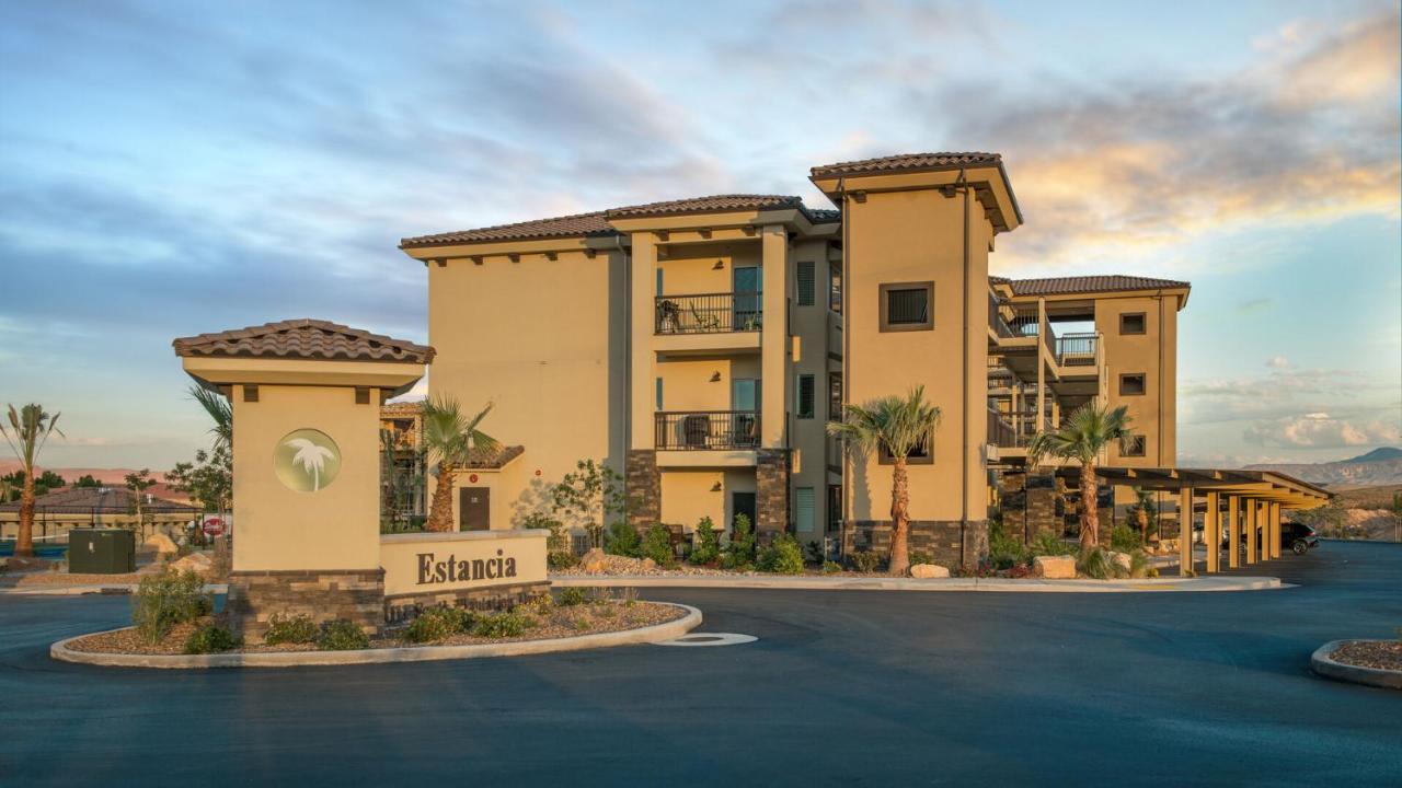 | S302-Snow Canyon Suite-Third Floor 4-bedroom Pool View
