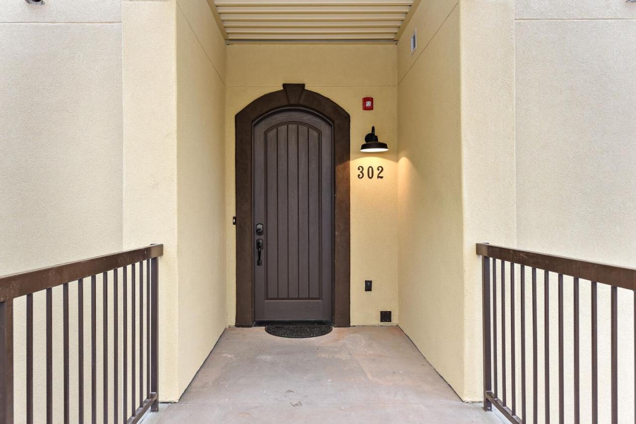 | S302-Snow Canyon Suite-Third Floor 4-bedroom Pool View