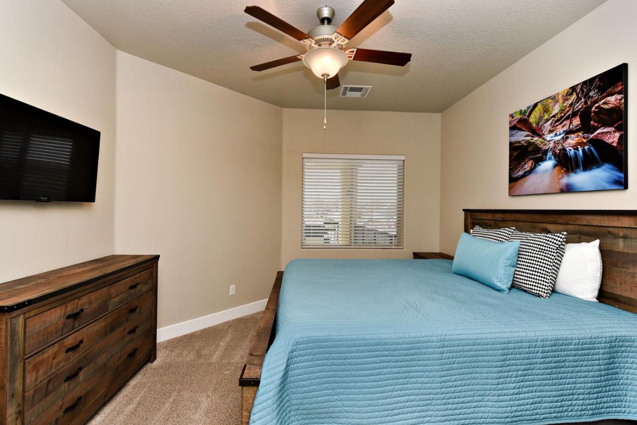 | S302-Snow Canyon Suite-Third Floor 4-bedroom Pool View