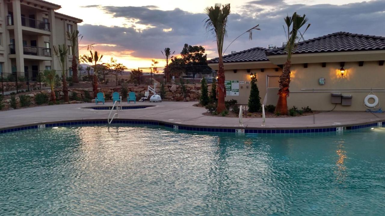 | S302-Snow Canyon Suite-Third Floor 4-bedroom Pool View