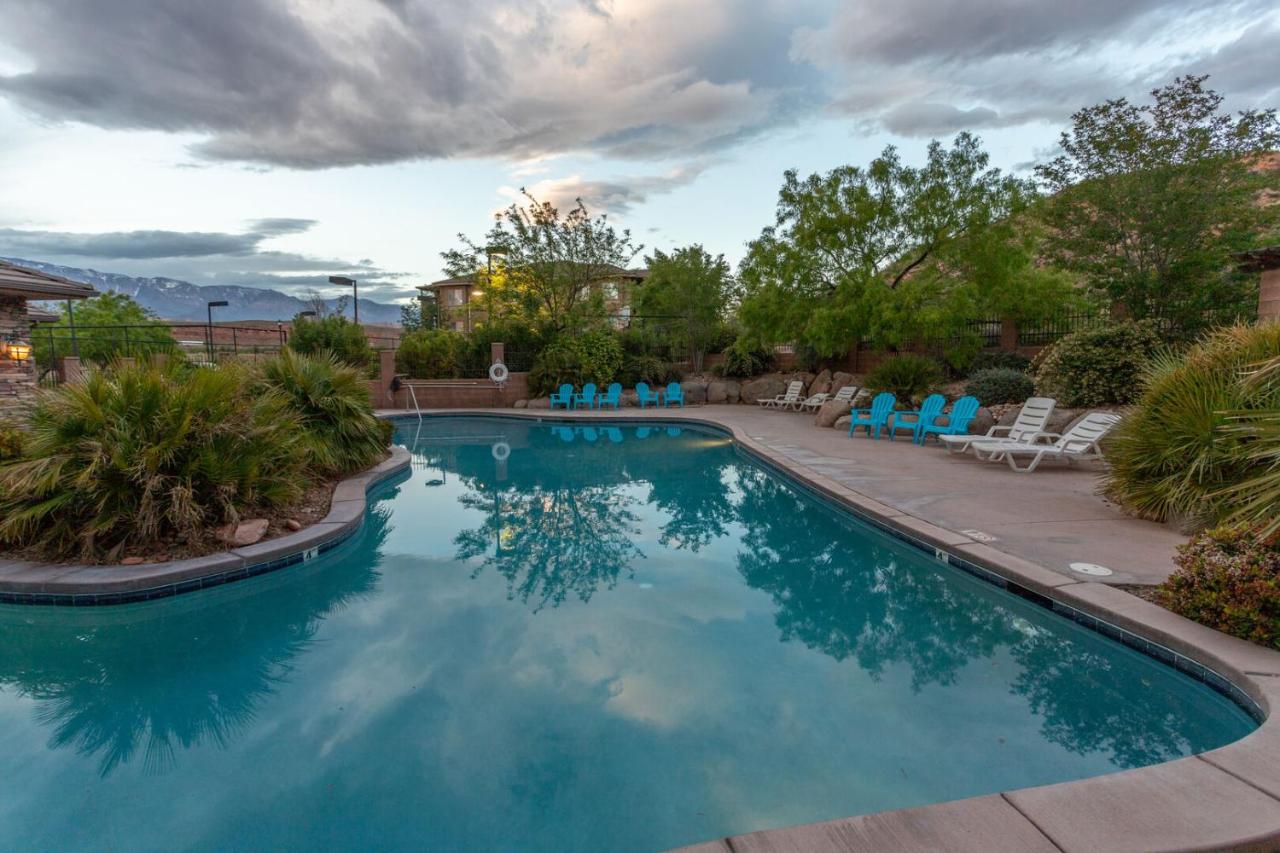 | D6-The Turtle Wall Suite-Ground Floor 2-bedroom Hillside View