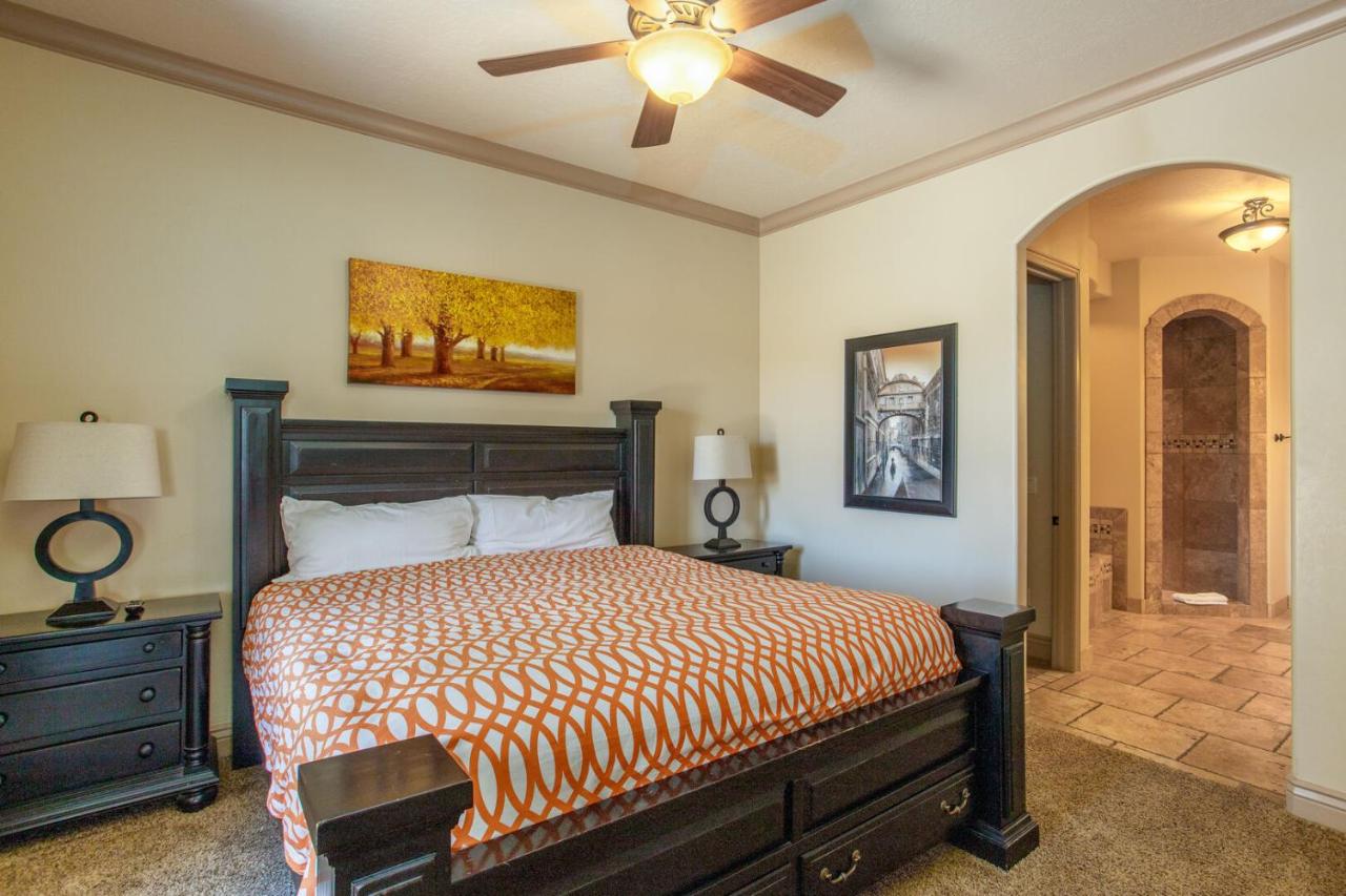 | D13-Amazing Red Cliff View-Third Floor 3-bedroom Sunset View