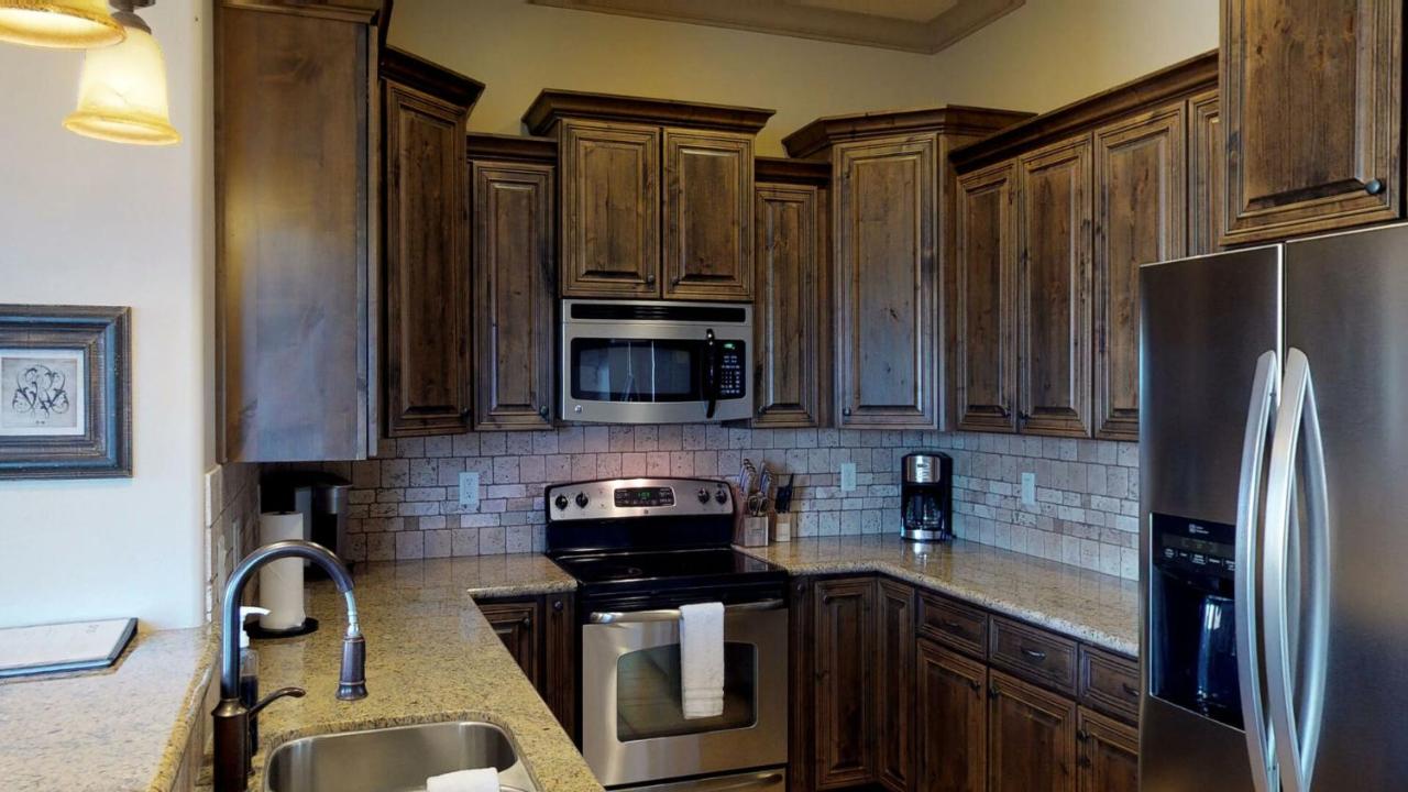  | D13-Amazing Red Cliff View-Third Floor 3-bedroom Sunset View