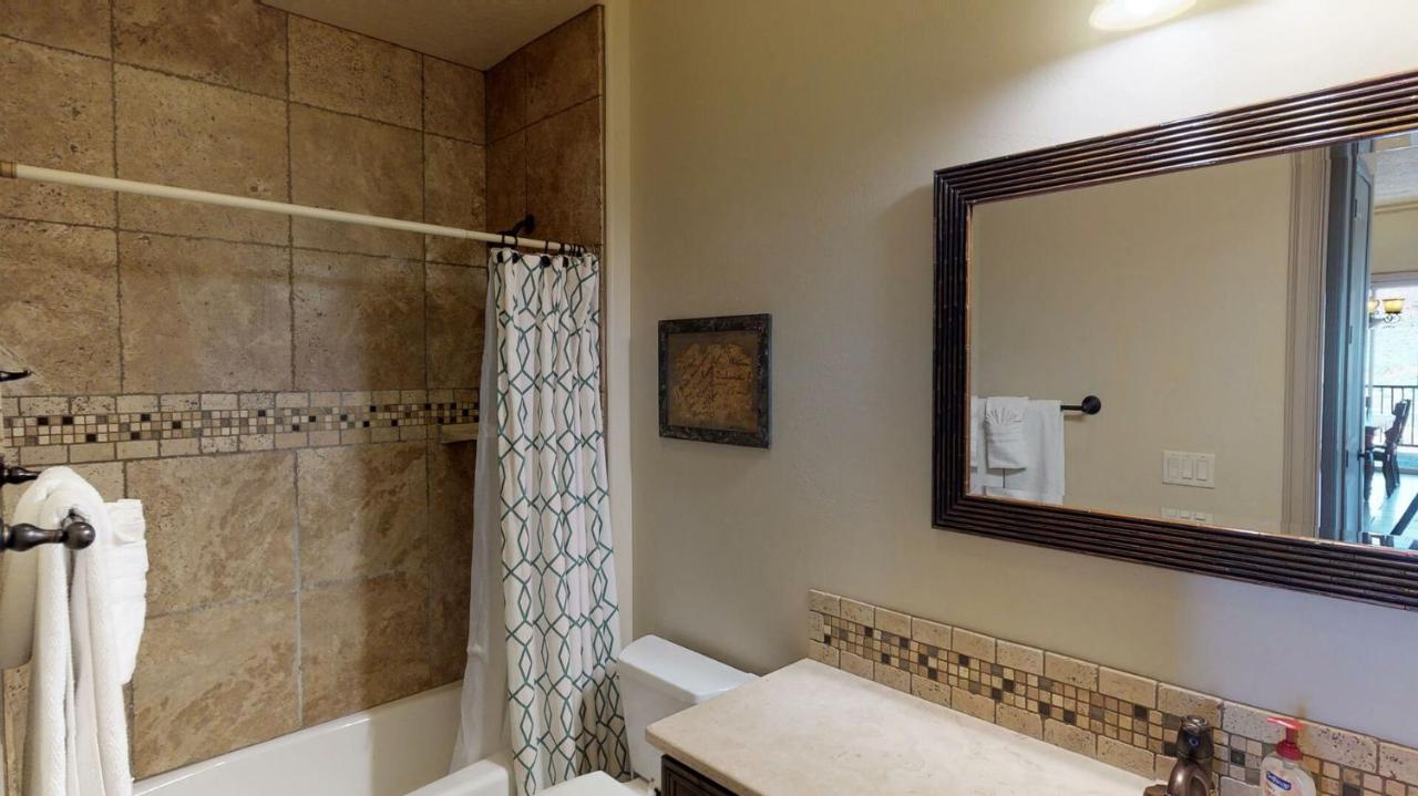 | D13-Amazing Red Cliff View-Third Floor 3-bedroom Sunset View