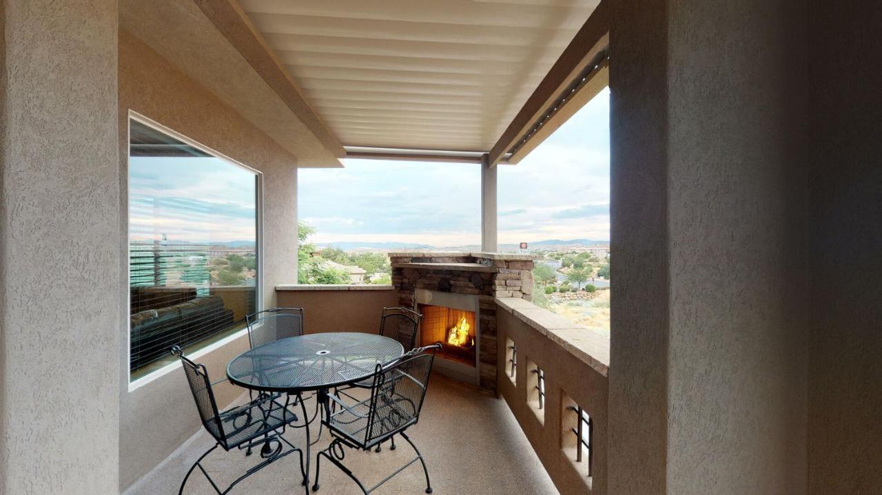 | D13-Amazing Red Cliff View-Third Floor 3-bedroom Sunset View