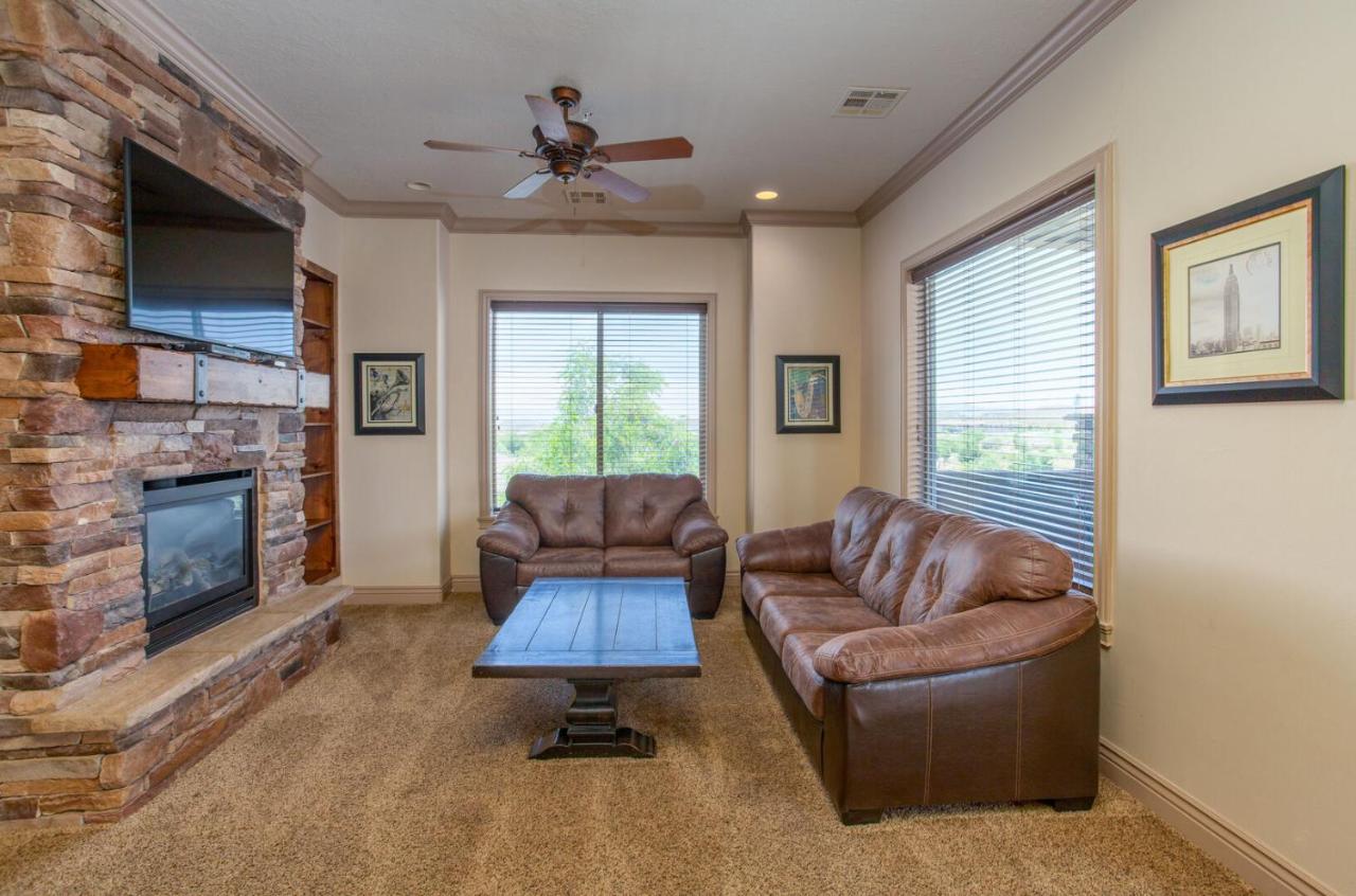 | D13-Amazing Red Cliff View-Third Floor 3-bedroom Sunset View