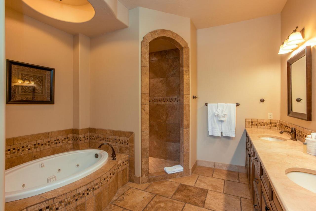 | D13-Amazing Red Cliff View-Third Floor 3-bedroom Sunset View
