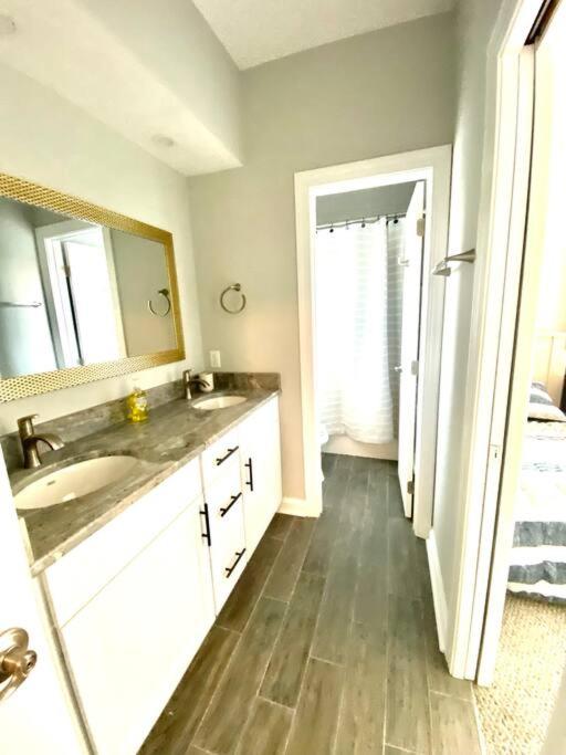 | Henderson Haven 4 BR / 3 BA Villa, Steps to Beach