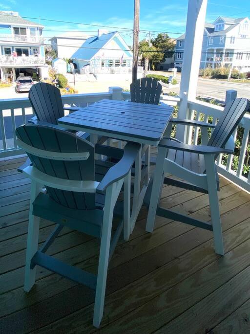 | Henderson Haven 4 BR / 3 BA Villa, Steps to Beach