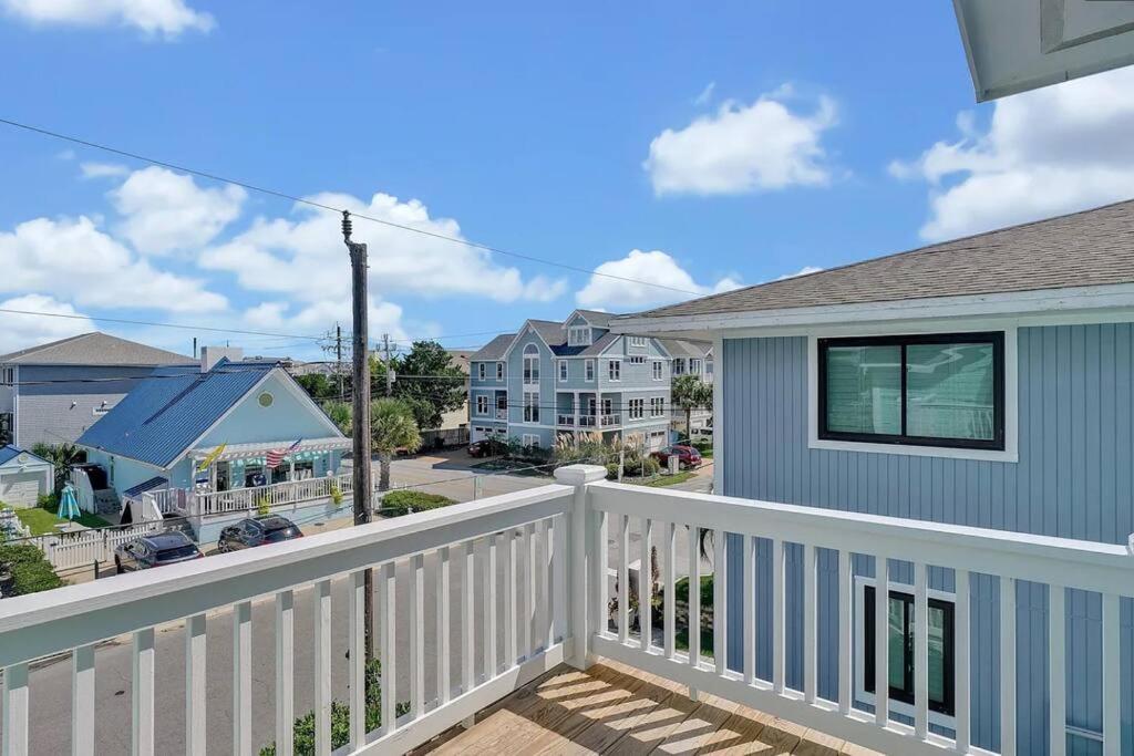 | Henderson Haven 4 BR / 3 BA Villa, Steps to Beach